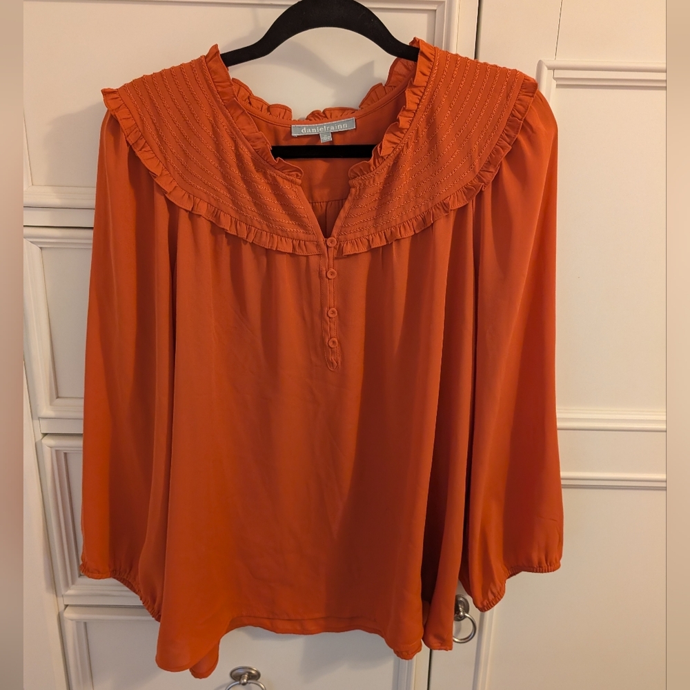 Daniel Rainn‎ Rust Ruffled Blouse
